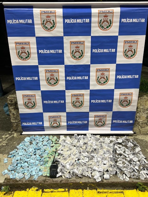 39° BPM apreende drogas na Comunidade Castelar